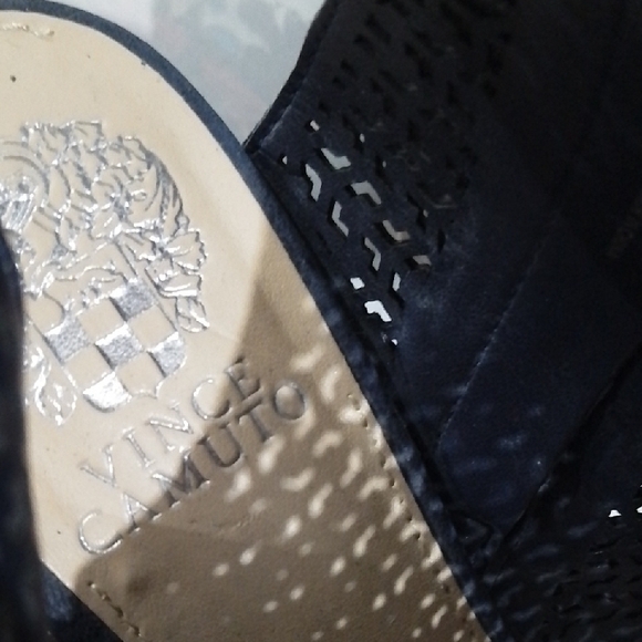 F2 Vince Camuto Blue Sandals with Chunky Heel and Strappy Design - Picture 2 of 10